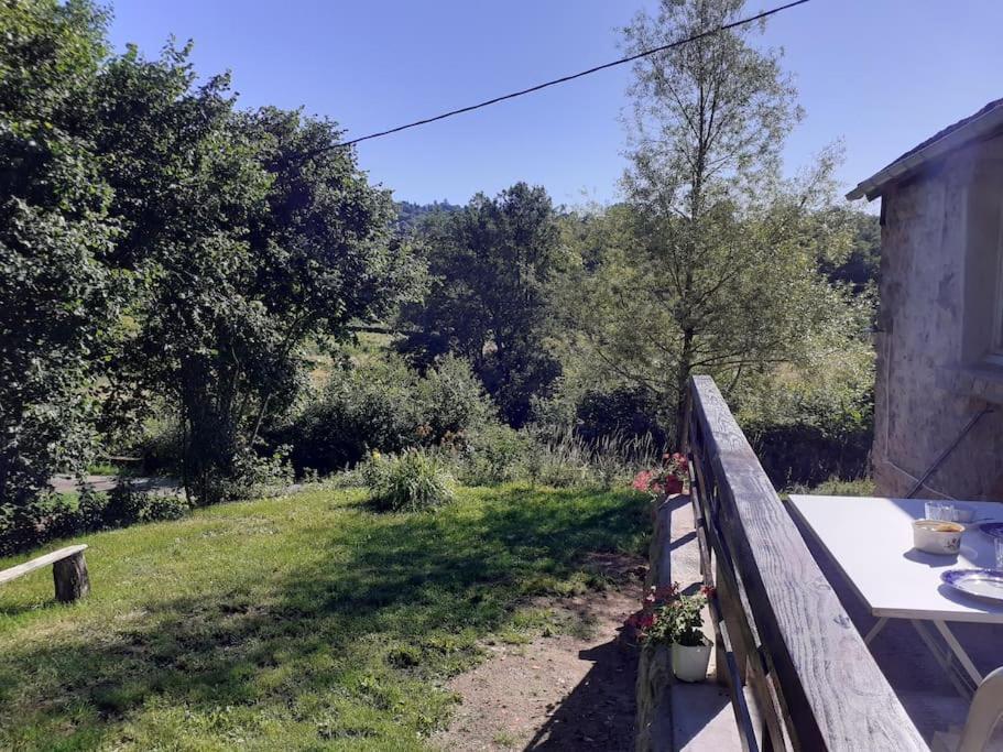 Le Studio Du Crot Noir Cussy-en-Morvan Exterior photo